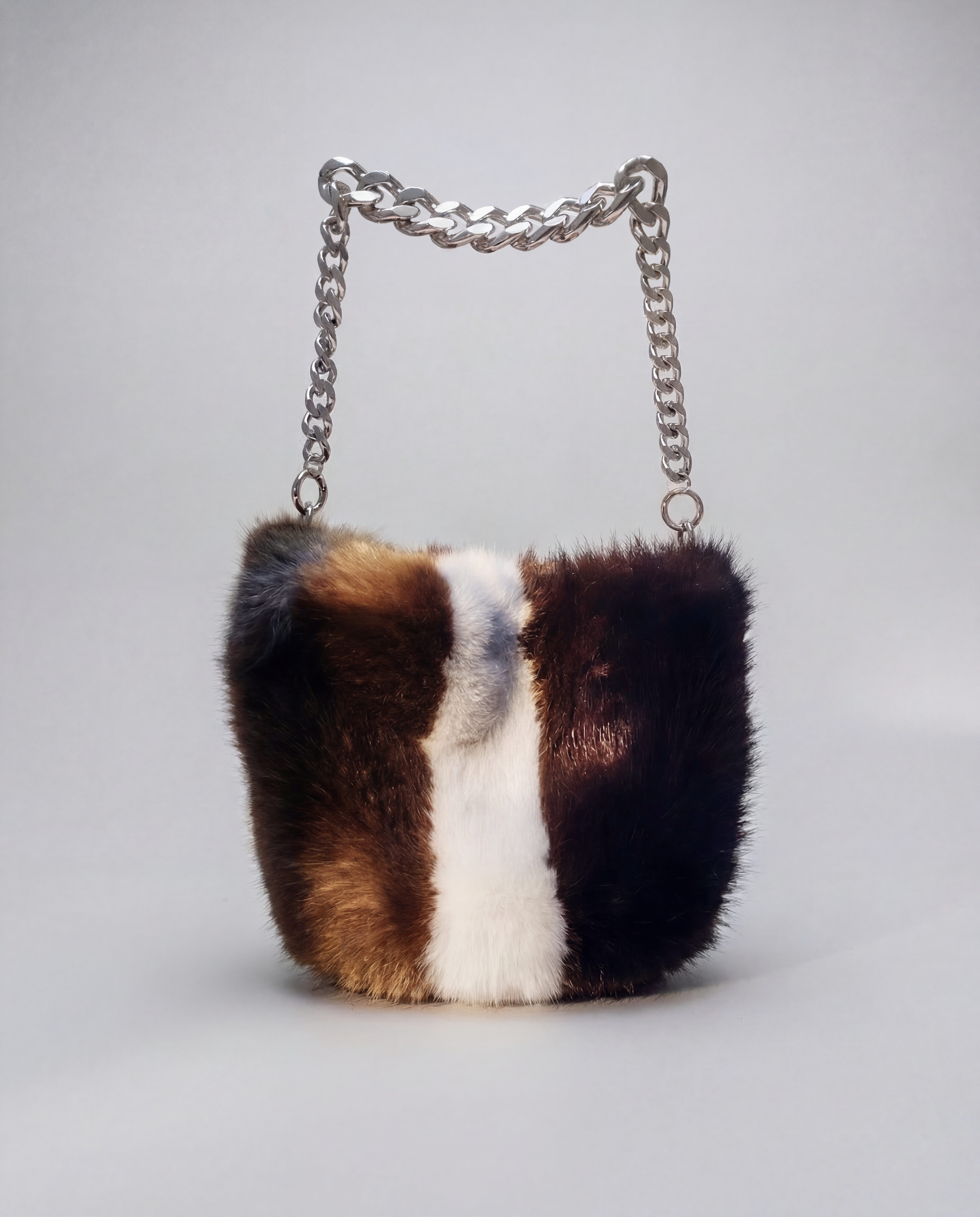 Le Richelieu Mini Sac en fausse fourrure vegan
